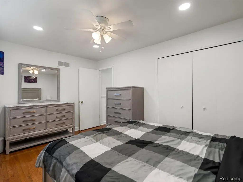 44364 Highgate Drive Clinton Charter Township MI 48038