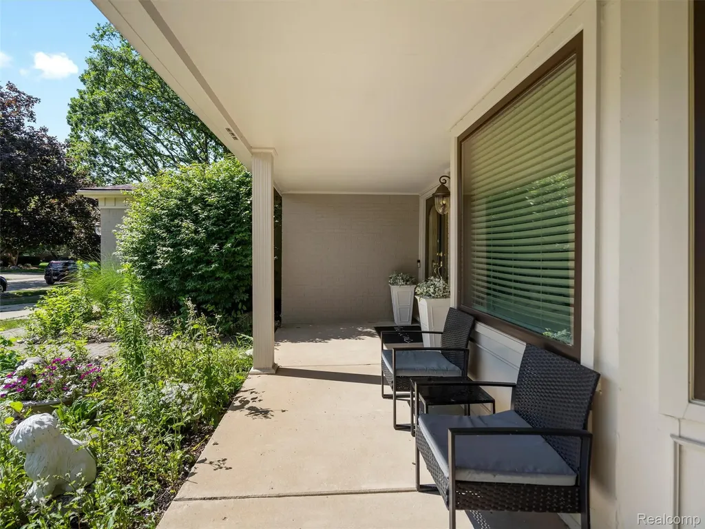 44364 Highgate Drive Clinton Charter Township MI 48038