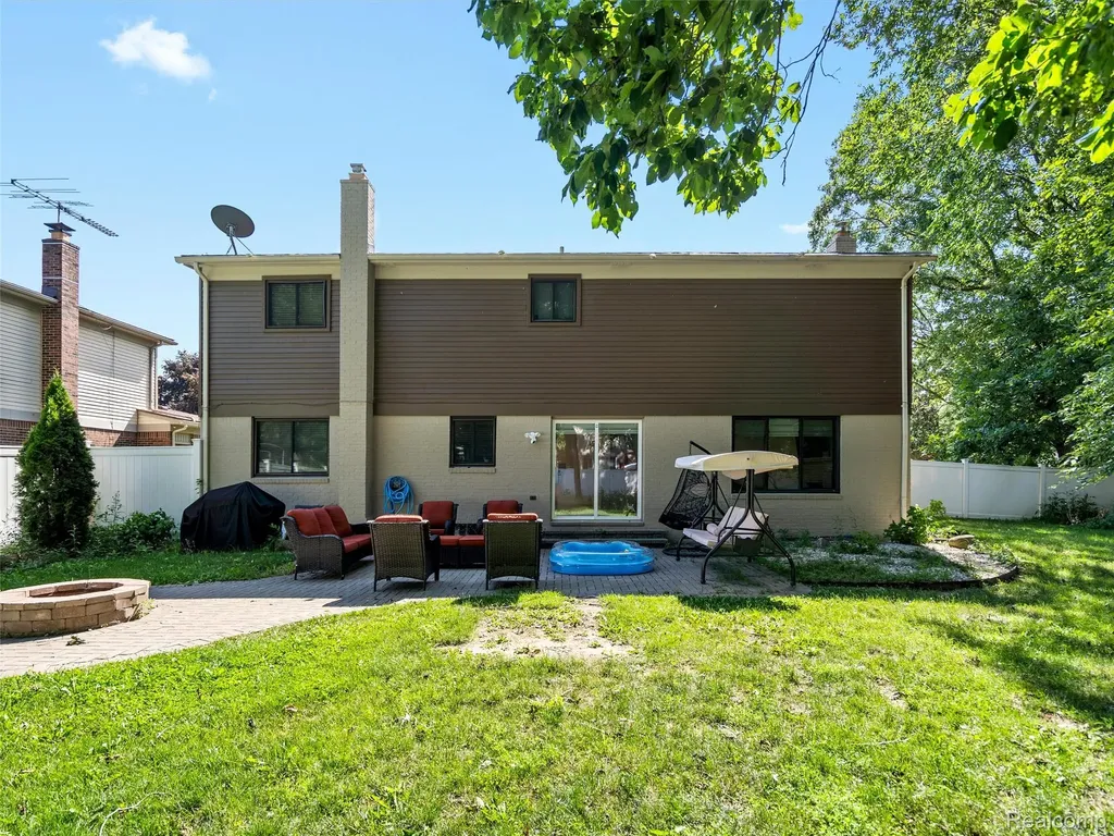 44364 Highgate Drive Clinton Charter Township MI 48038