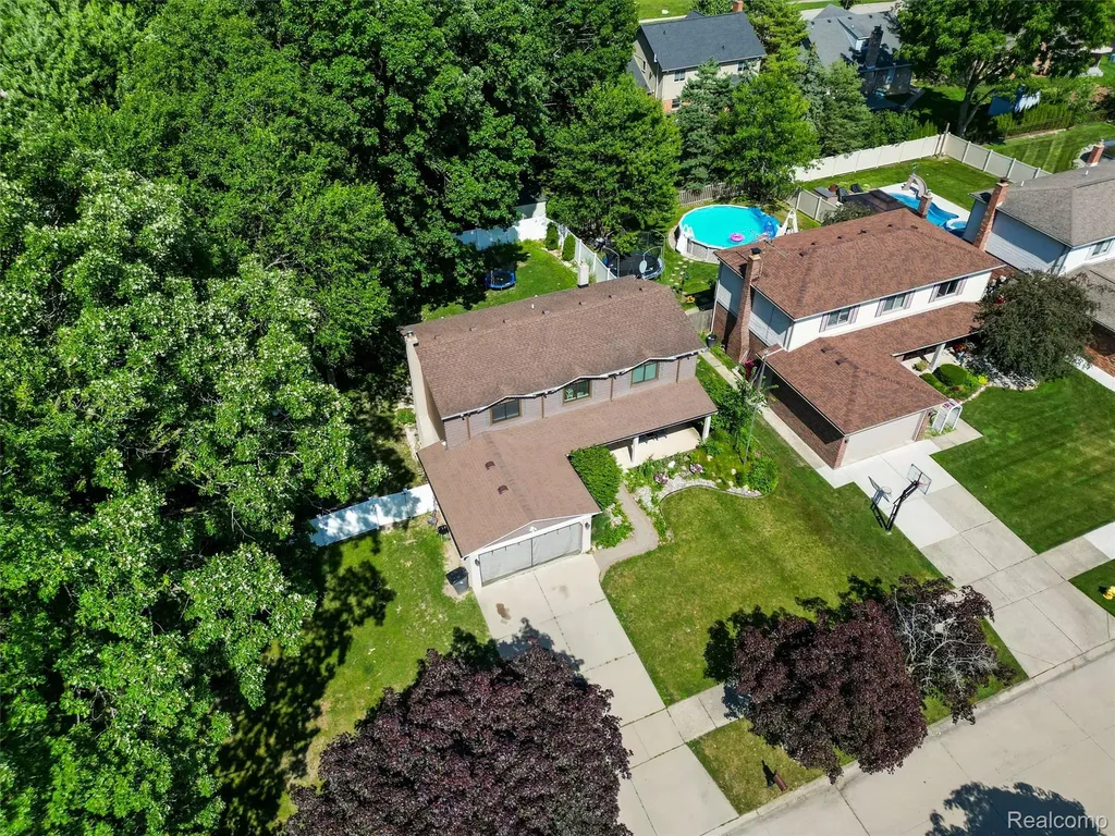 44364 Highgate Drive Clinton Charter Township MI 48038