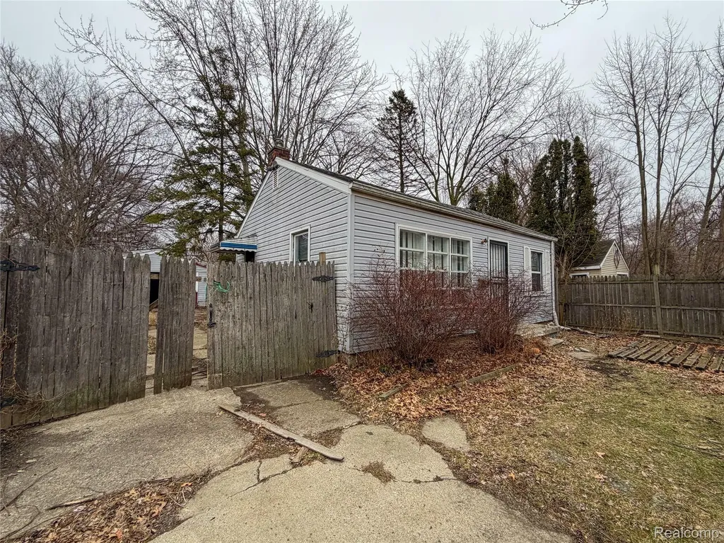 6142 Hereford Street Detroit City MI 48224