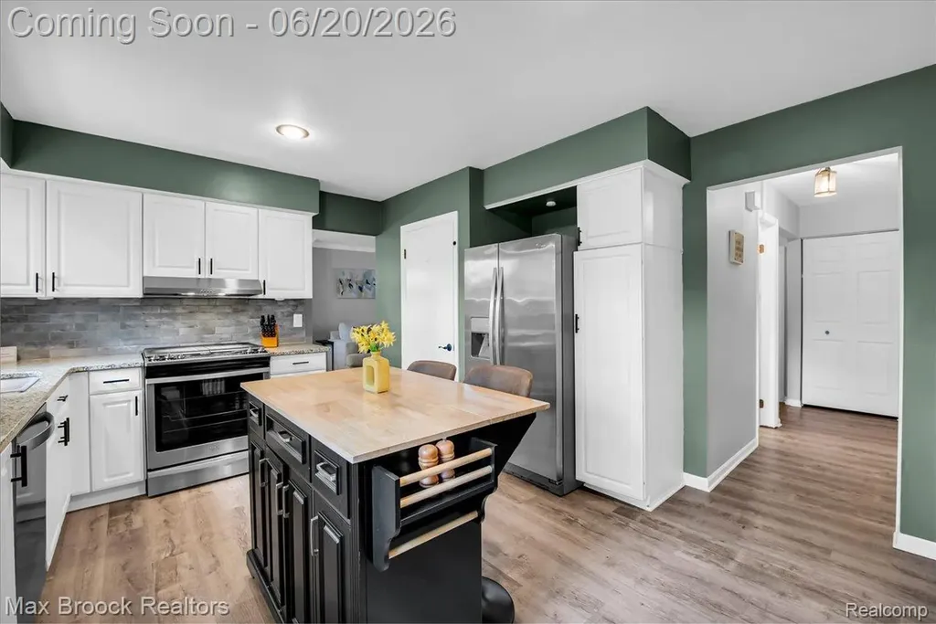 24248 Hampton Hill Street Novi City MI 48375