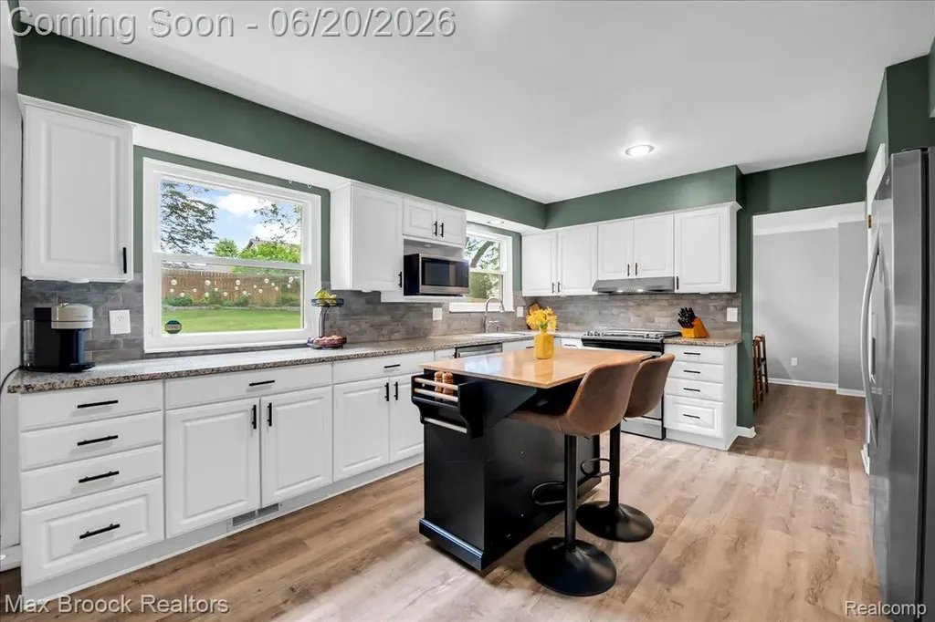 24248 Hampton Hill Street Novi City MI 48375