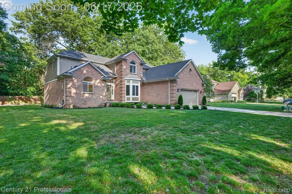1655 Cardinal Ridge West Bloomfield Charter Township MI 48324