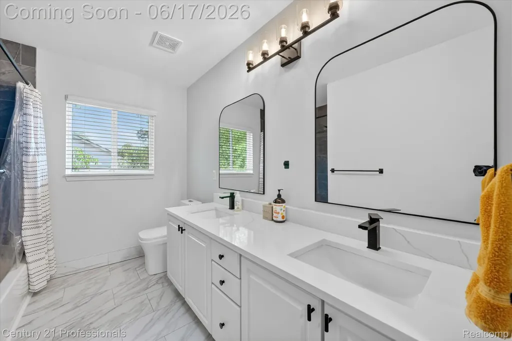 1655 Cardinal Ridge West Bloomfield Charter Township MI 48324