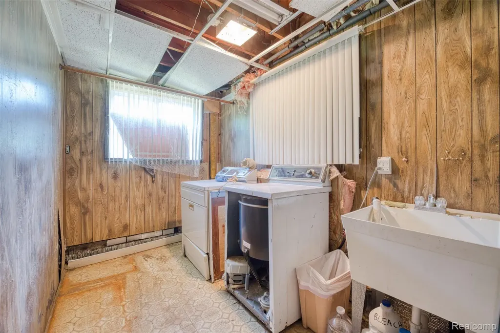3020 Glengary Road Commerce Charter Township MI 48382