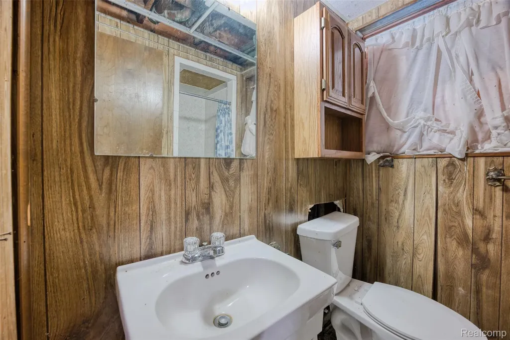 3020 Glengary Road Commerce Charter Township MI 48382