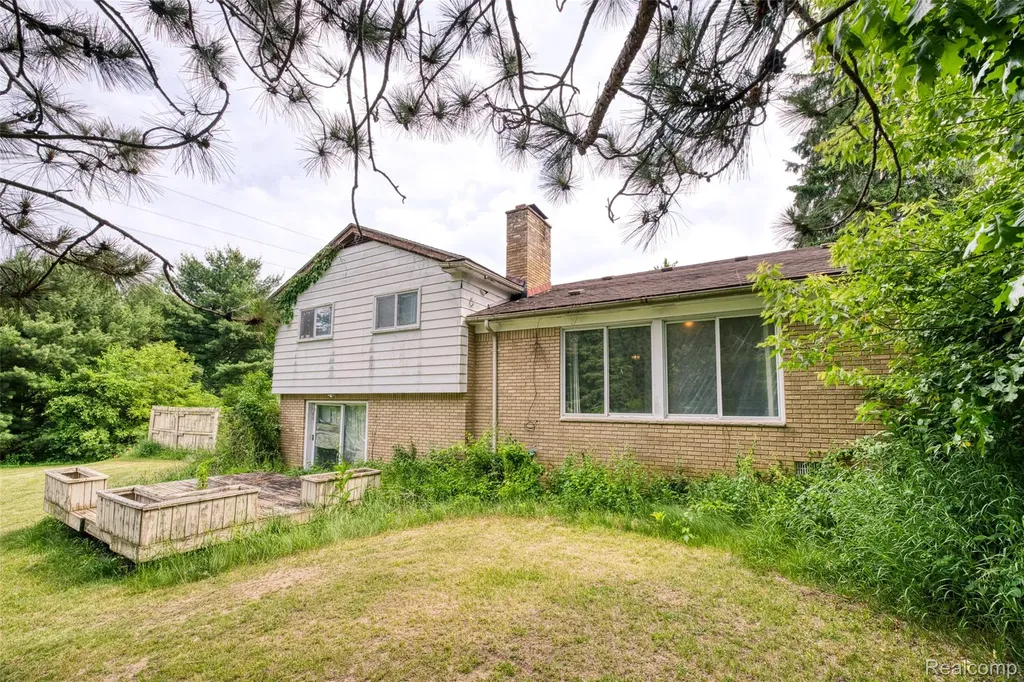 3020 Glengary Road Commerce Charter Township MI 48382