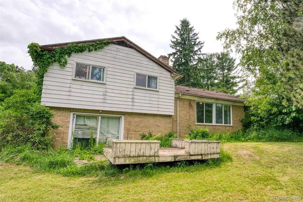 3020 Glengary Road Commerce Charter Township MI 48382
