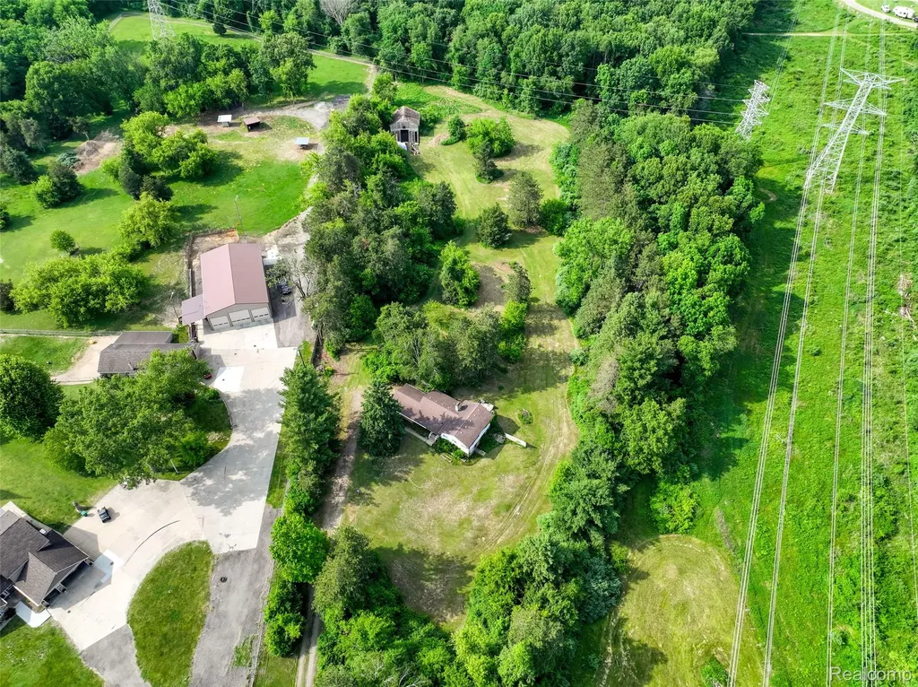 3020 Glengary Road Commerce Charter Township MI 48382