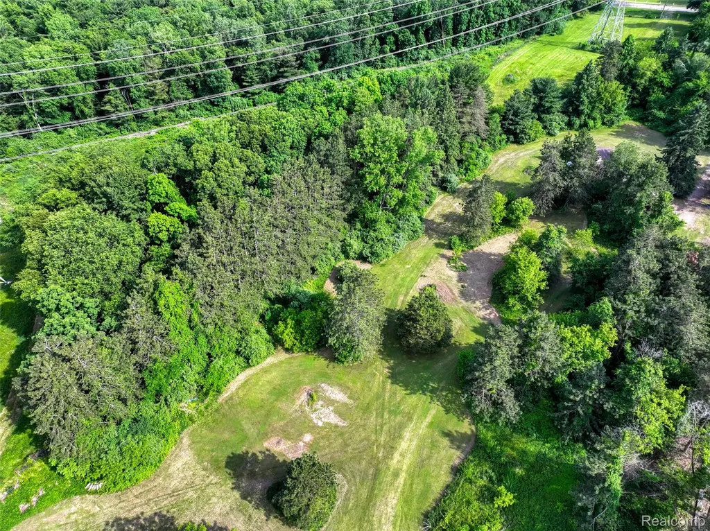 3020 Glengary Road Commerce Charter Township MI 48382