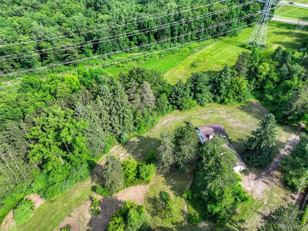 3020 Glengary Road Commerce Charter Township MI 48382