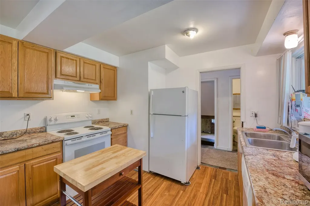 3020 Glengary Road Commerce Charter Township MI 48382