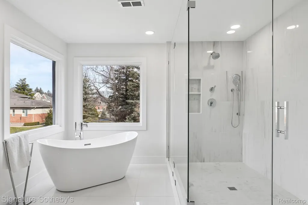 2532 Cedar Brook Court Rochester Hills City MI 48309