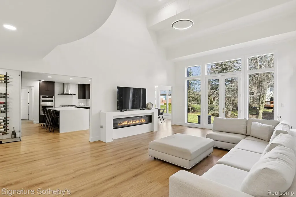 2532 Cedar Brook Court Rochester Hills City MI 48309
