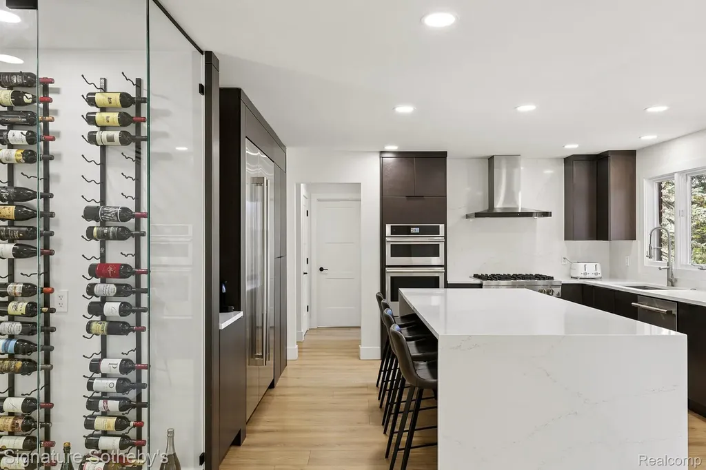 2532 Cedar Brook Court Rochester Hills City MI 48309