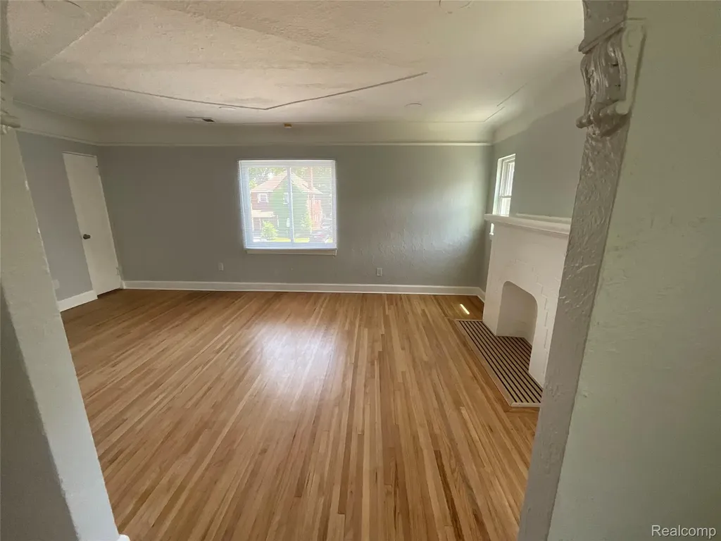 17165 Wisconsin Street Detroit City MI 48221