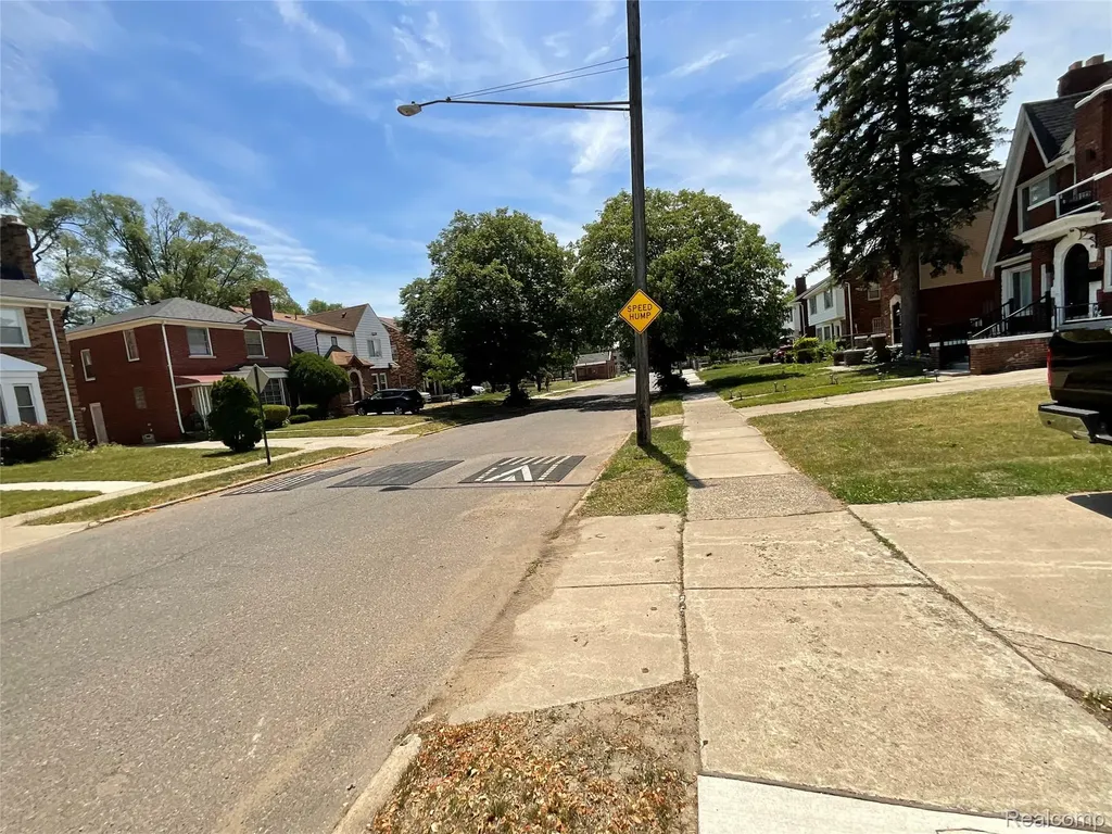 17165 Wisconsin Street Detroit City MI 48221