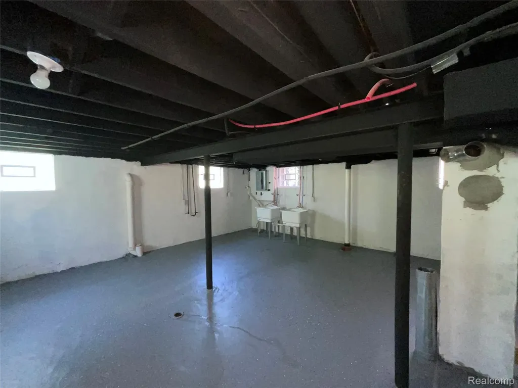 17165 Wisconsin Street Detroit City MI 48221