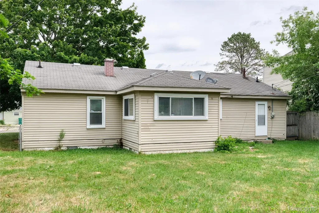 585 Olds Street Ypsilanti City MI 48198