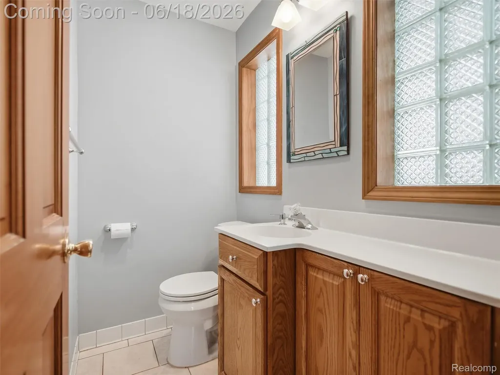 34155 Oakdale Street Livonia City MI 48154