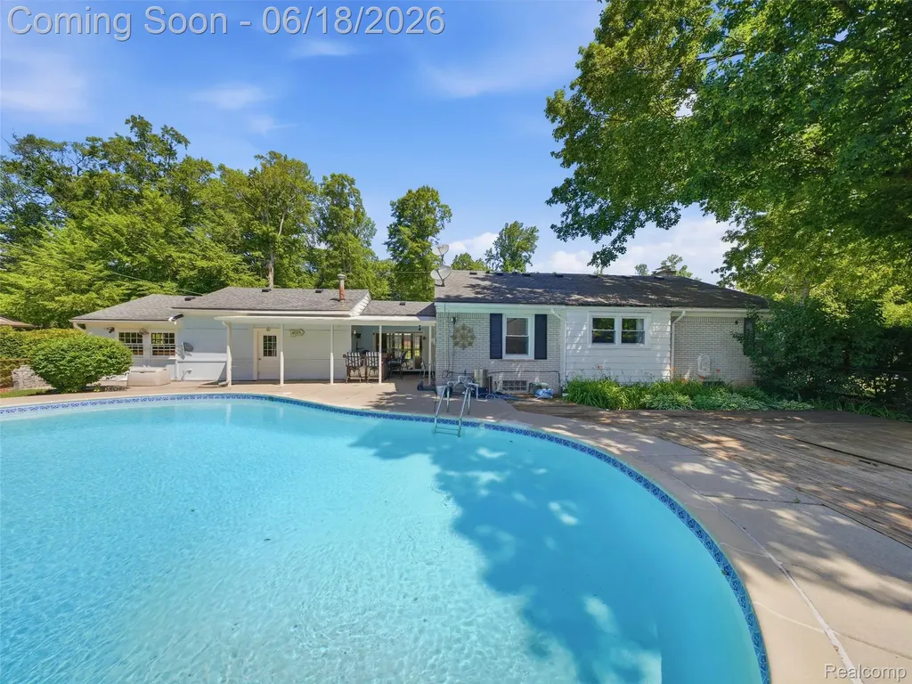 34155 Oakdale Street Livonia City MI 48154