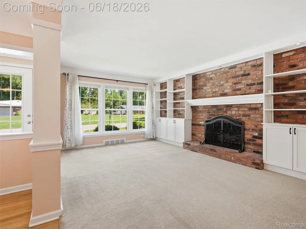 34155 Oakdale Street Livonia City MI 48154