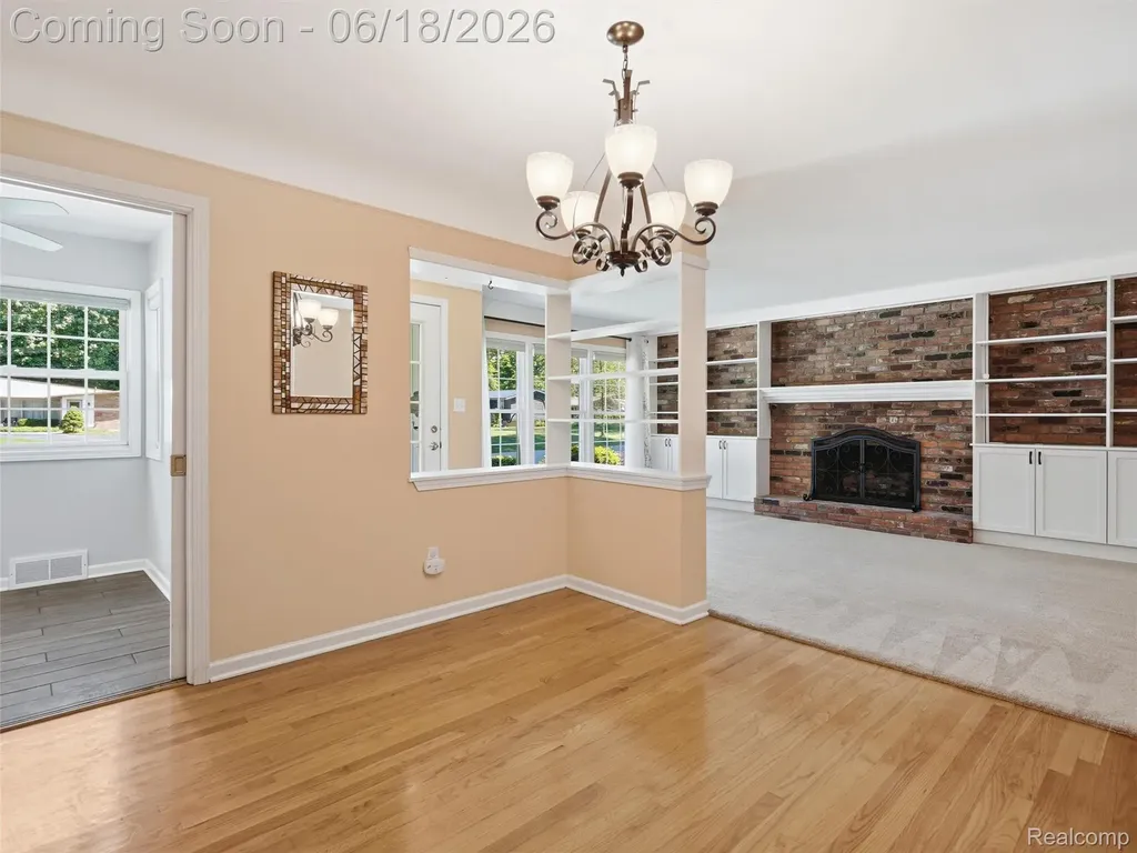 34155 Oakdale Street Livonia City MI 48154