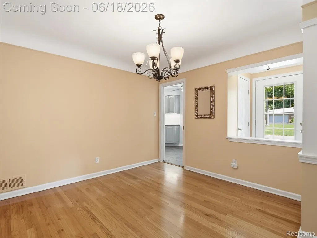 34155 Oakdale Street Livonia City MI 48154
