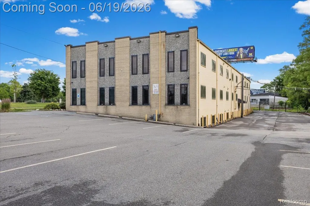 17421-17321 Telegraph Detroit City MI 48219