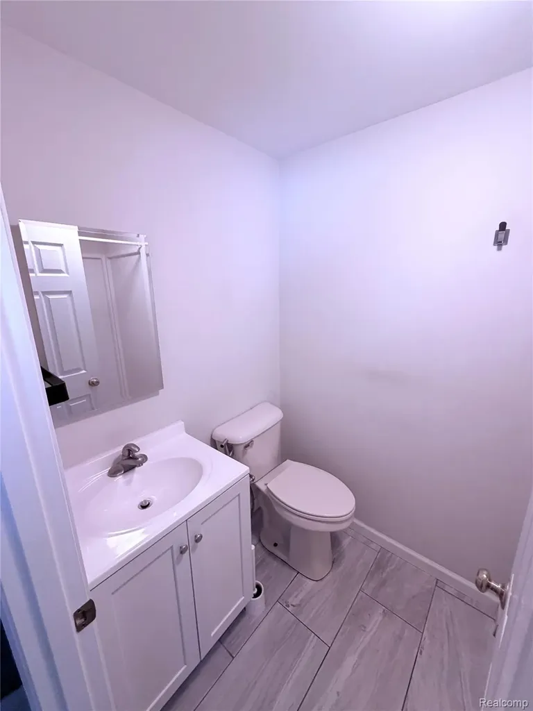 6366 Walker Drive Troy City MI 48085
