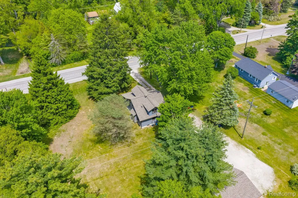 4207 Pine Grove Avenue Fort Gratiot Charter Township MI 48059