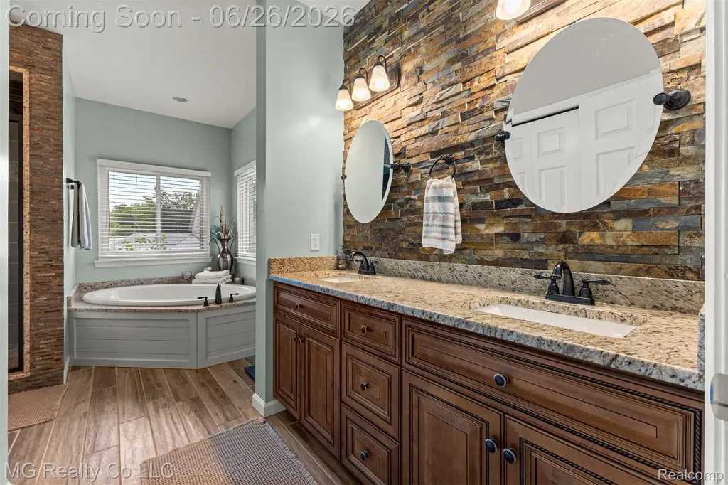25803 Brookview Boulevard Brownstown Charter Township MI 48134