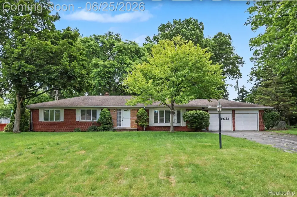 3750 Beach Road Troy City MI 48084