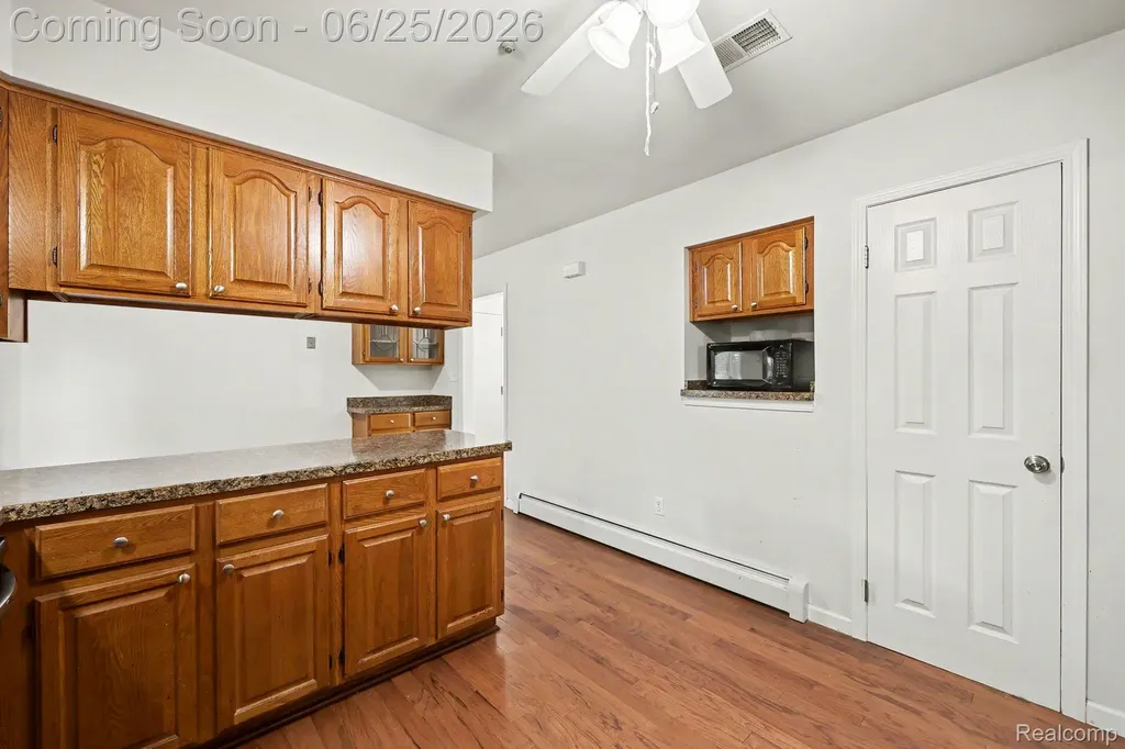 3750 Beach Road Troy City MI 48084