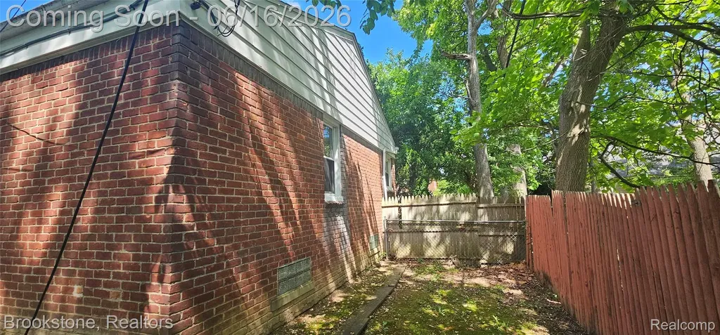 17137 Pierson Street Detroit City MI 48219