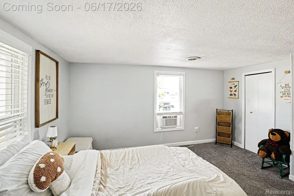651 S Elm Street Lapeer City MI 48446