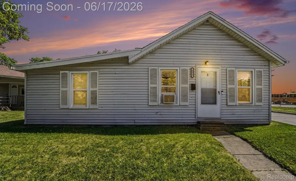 651 S Elm Street Lapeer City MI 48446