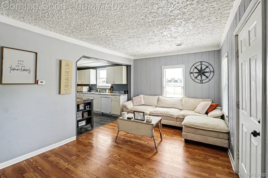 651 S Elm Street Lapeer City MI 48446