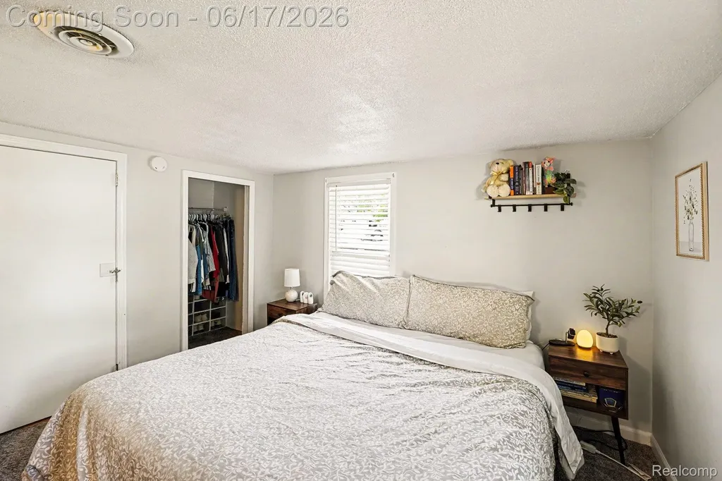 651 S Elm Street Lapeer City MI 48446
