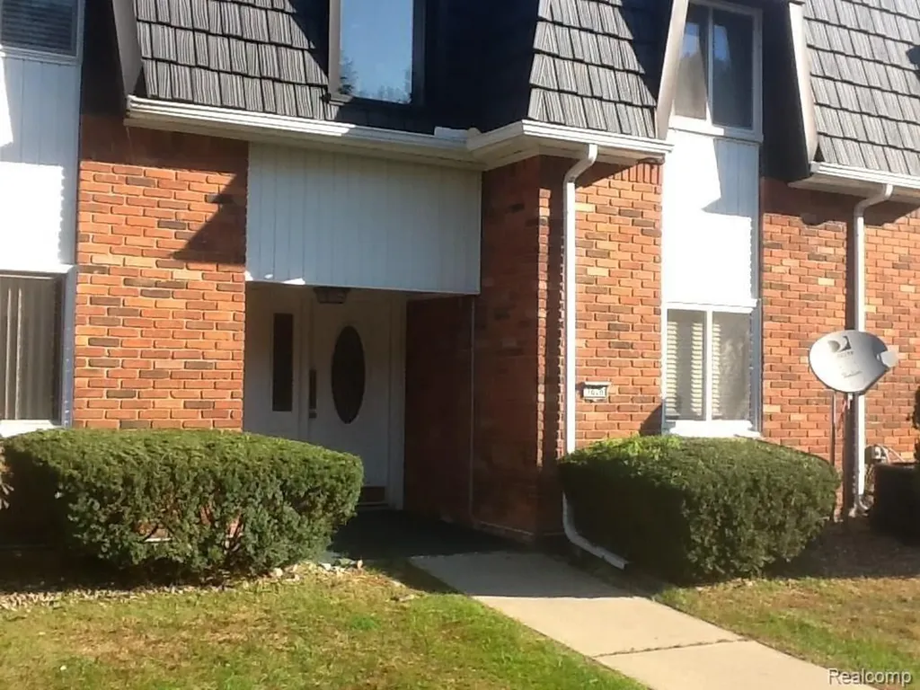 1826 Colonial Village Way Waterford Charter Township MI 48328