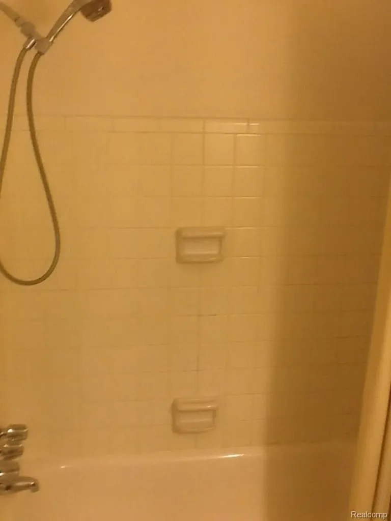 1826 Colonial Village Way Waterford Charter Township MI 48328