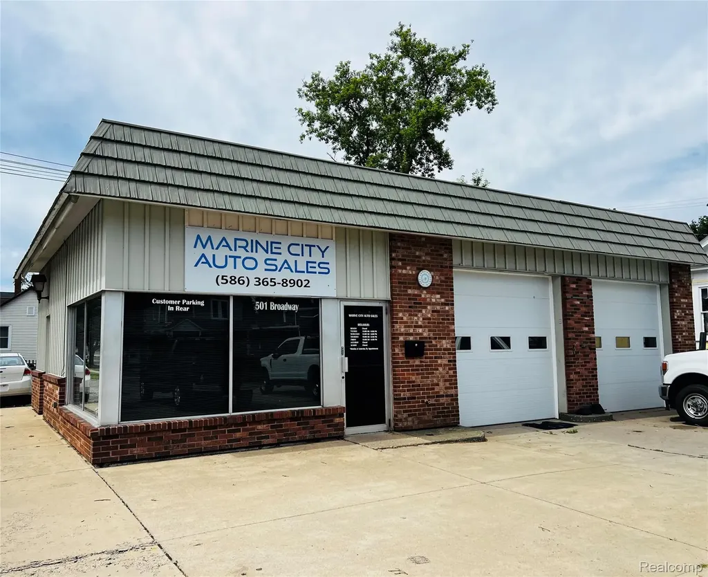 501 Broadway Street Marine City City MI 48039