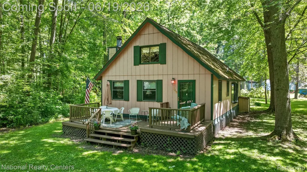 146 Algonac Road Clay Township MI 48001