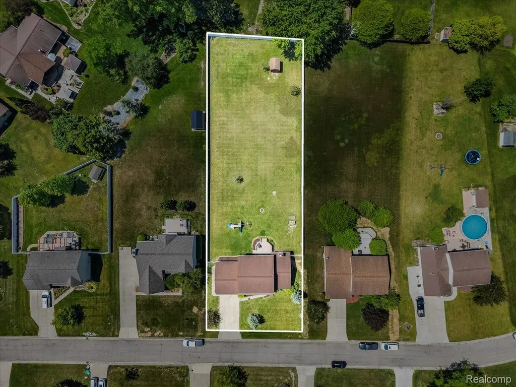 1420 Bush Creek Drive Grand Blanc City MI 48439