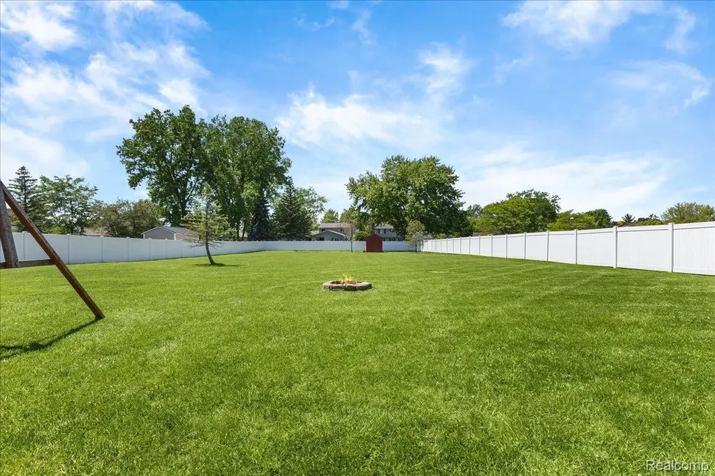 1420 Bush Creek Drive Grand Blanc City MI 48439