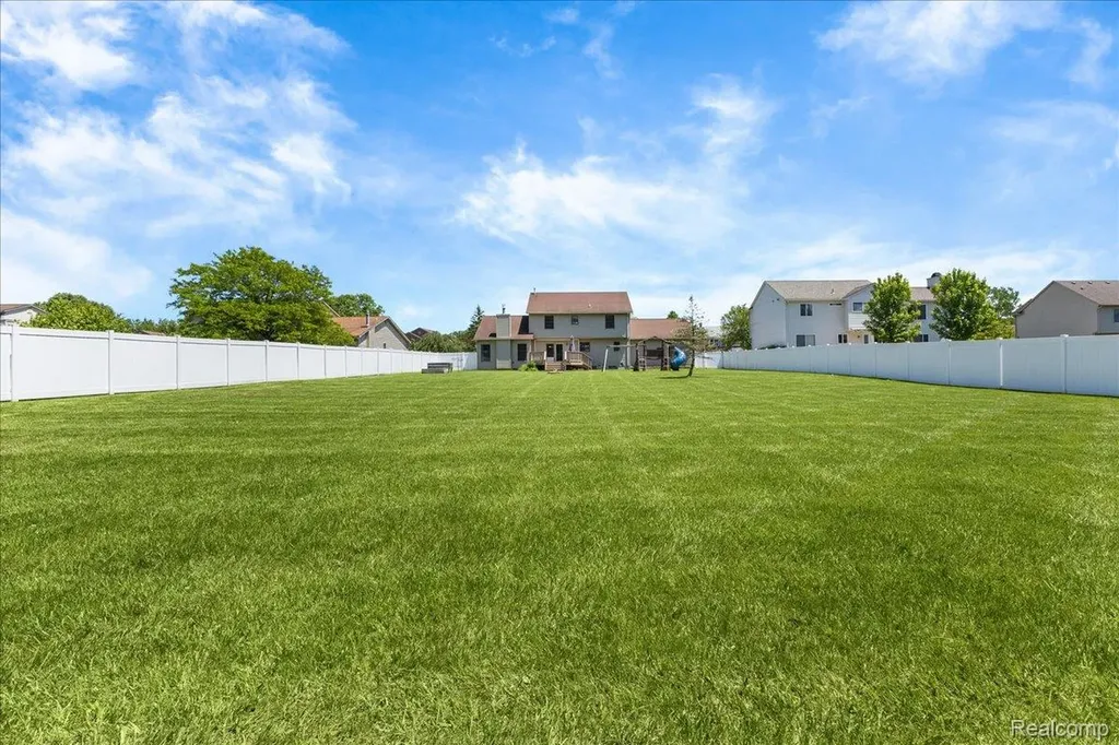 1420 Bush Creek Drive Grand Blanc City MI 48439