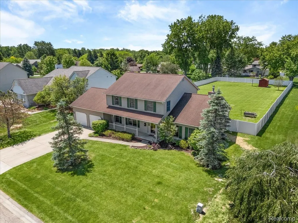 1420 Bush Creek Drive Grand Blanc City MI 48439