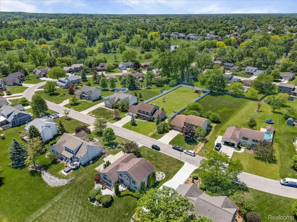 1420 Bush Creek Drive Grand Blanc City MI 48439
