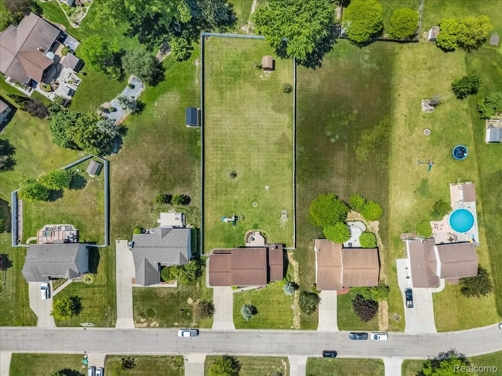 1420 Bush Creek Drive Grand Blanc City MI 48439